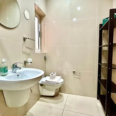 Apartment Contemporary 2br Apt With Balcony In St Pauls Bay *